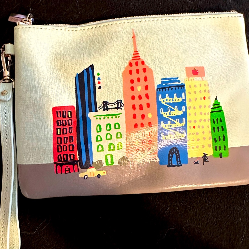 EUC Kate Spade Rockefeller Center Wristlet. Rare